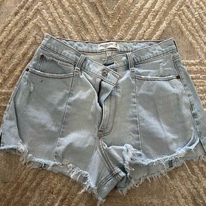 Abercrombie Curve Love jean shorts